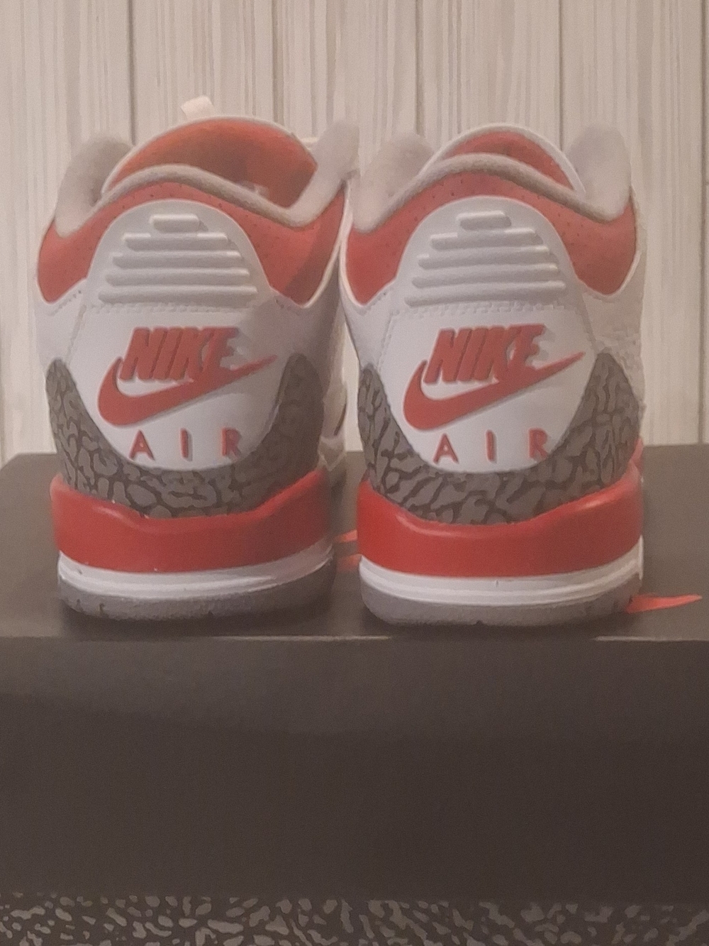 Jordan Men's White and Red Retro Basketball Sneakers with Grey Elephant Print